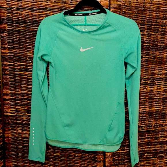 Nike Tops - Nike women’s top XS green